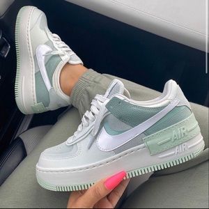 Nike Air Force 1 shadow